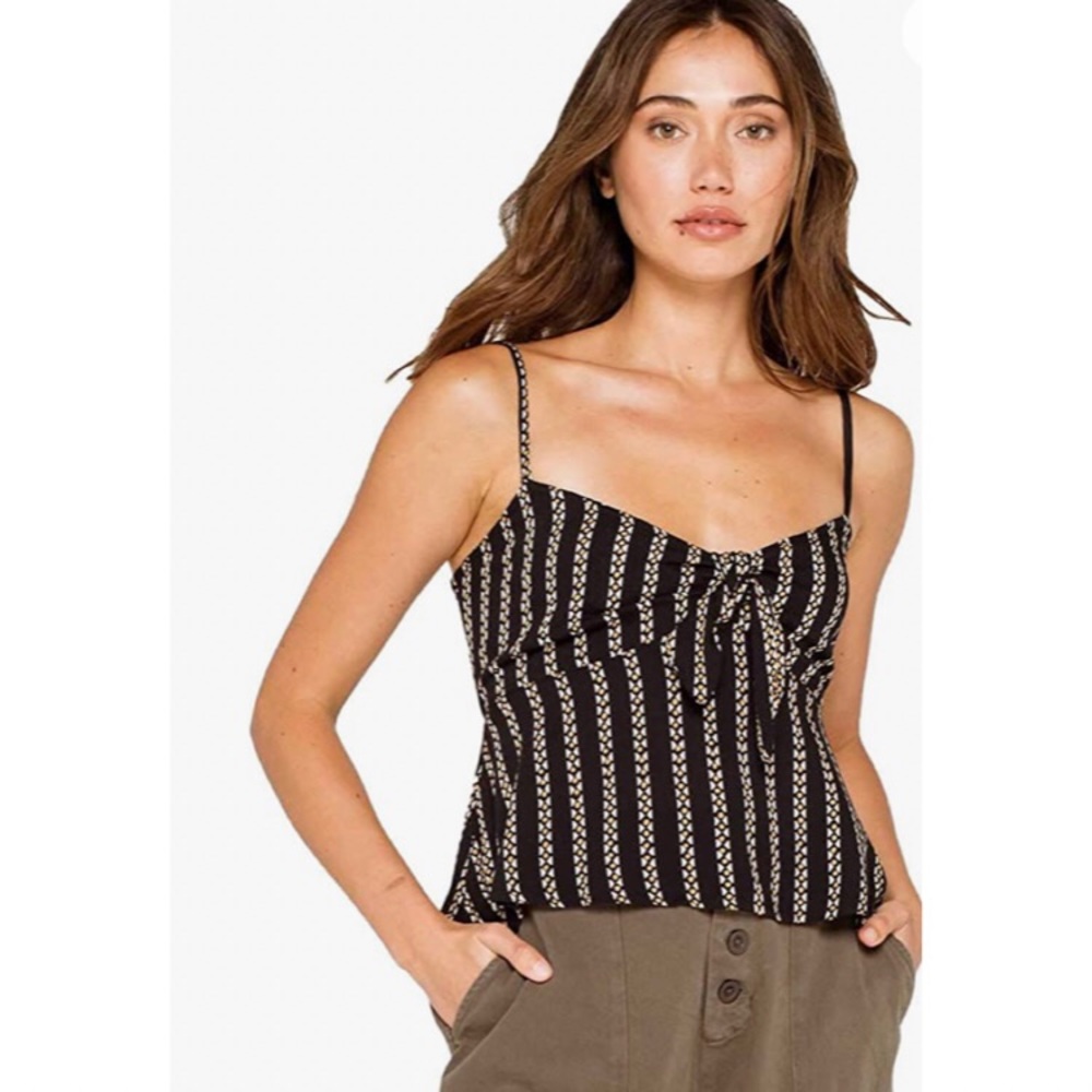 NWT - Billabong Hugs & Kisses Tie-Front Tank Top